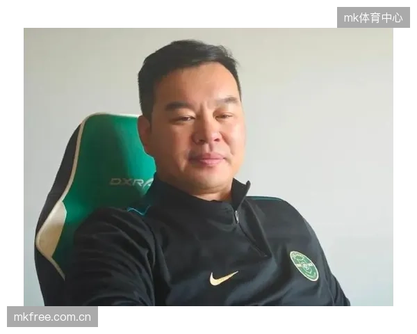 浙江队新援瓜里拉帕表现远低预期,俱乐部或夏窗引进卡多索止损。 浙江队新援瓜里拉帕表现远低预期,俱乐部或夏窗引进卡多索止损。